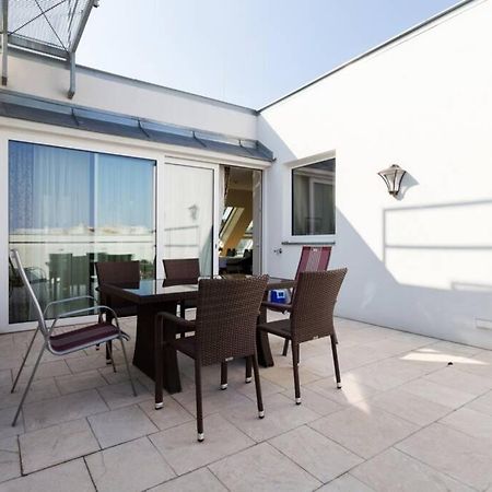 Grosses Penthouse #12 Mit Terrasse Und Aussicht Apartamento Viena Exterior foto