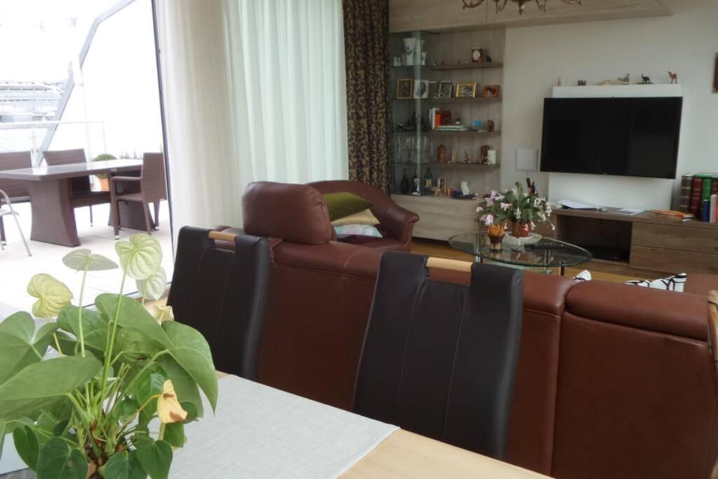 Grosses Penthouse #12 Mit Terrasse Und Aussicht Apartamento Viena Exterior foto