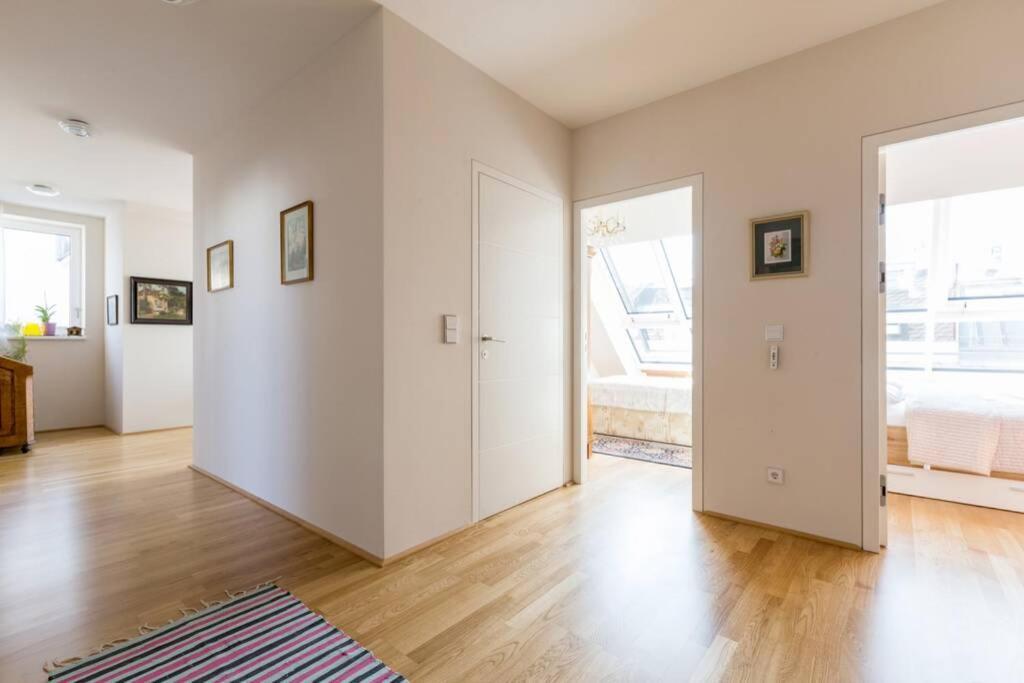 Grosses Penthouse #12 Mit Terrasse Und Aussicht Apartamento Viena Exterior foto